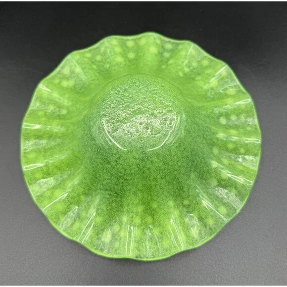 Vintage Murano Art Glass Green Clamshell Bowl 7" Scalloped Edge Stunning! MINT - Picture 7 of 8